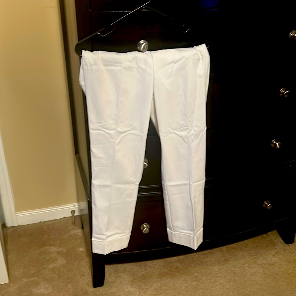 Brand new with tag/Crop Pants/Legging Fit